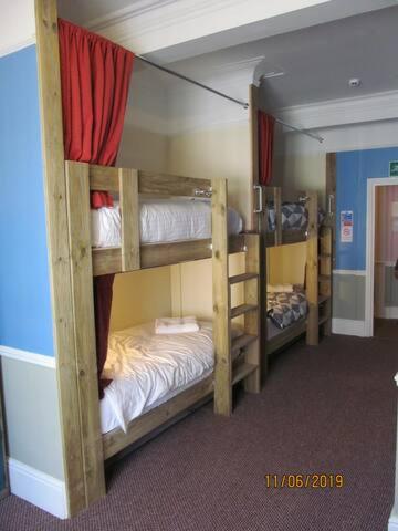 Hostal Les Fleurs