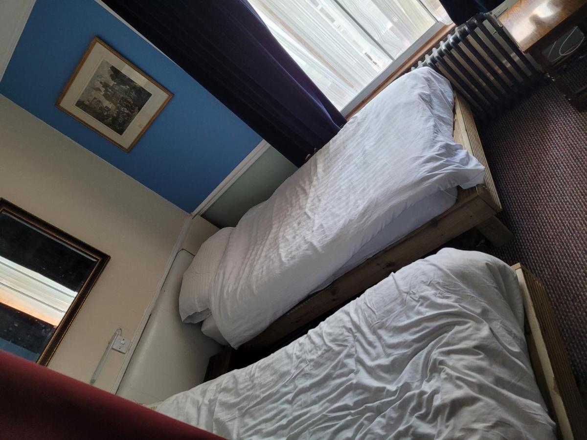 Hostal Les Fleurs Dover